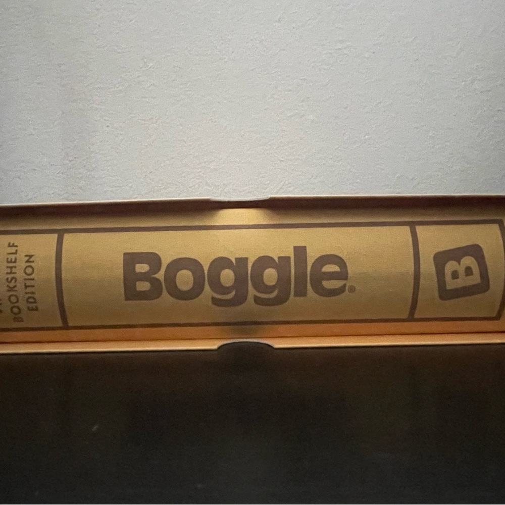 Boggle Bookshelf Edition Game